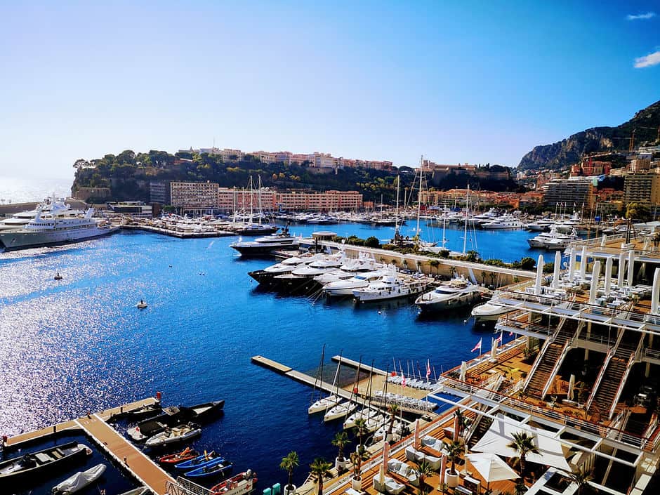 What to visit in Monte Carlo? The Walking Parrot